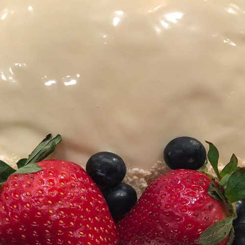 Torta helada mousse de yogur y frutas